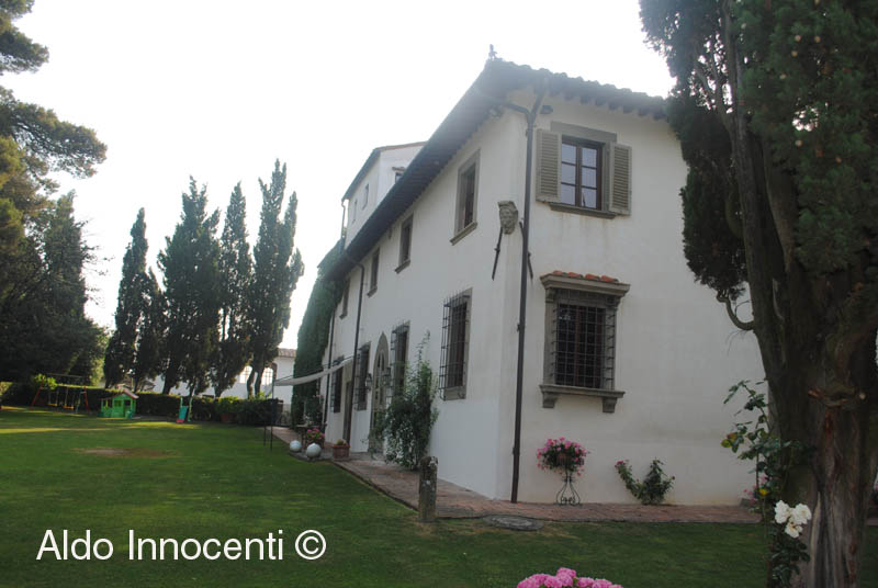 VILLA DIANELLA FUCINI: VILLA 1' IMMAGINE